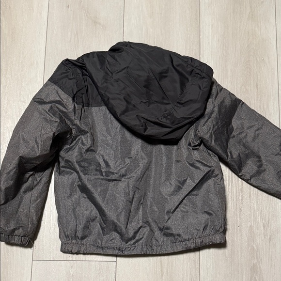 Carter’s Kids Gray and Black Hooded Jacket size S/4 - Picture 5 of 6